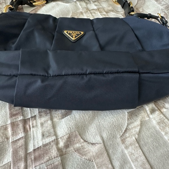 Stunning Prada vinyl blue bag. Comes with a dust bag - Picture 10 of 11